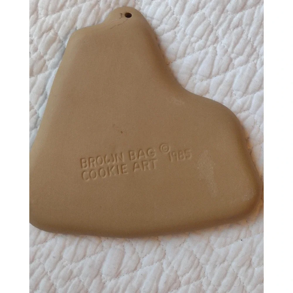 Vintage 1985 Brown Bag‎ Cookie Art Teddy Bear Drummer Terracotta Mold 5.5